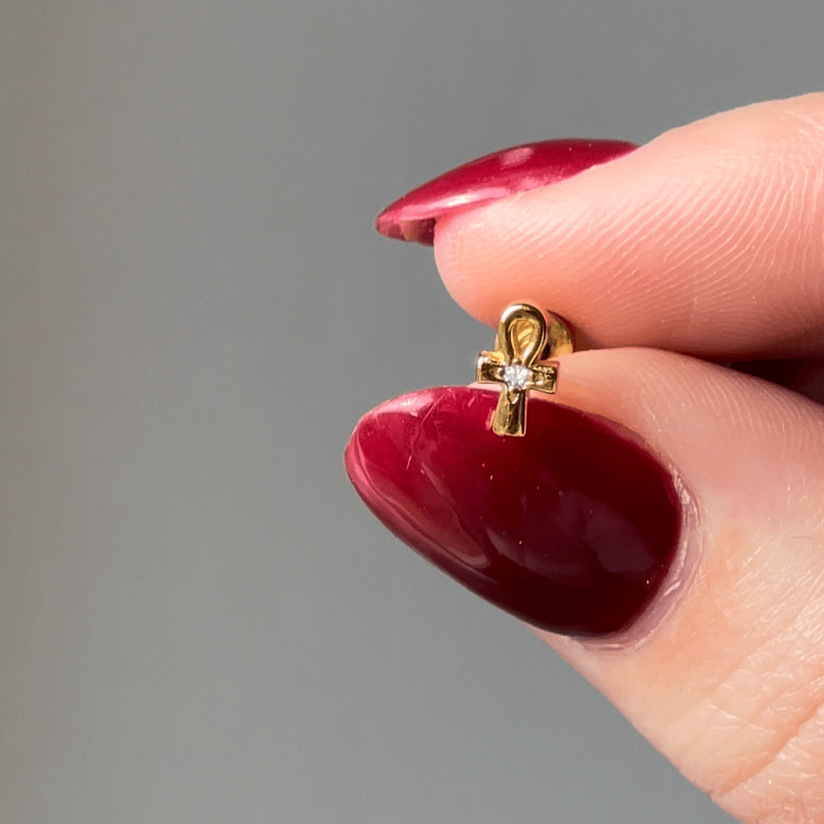 Piercing Ânkh Blanche Barre Nébuleuse